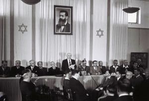דוד בן-גוריון בעת ההכרזה על הקמת מדינת ישראל.