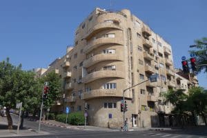 בית המעלות בתכנון האדריכלים אלכסנדר פרידמן ומאיר רובין בירושלים.